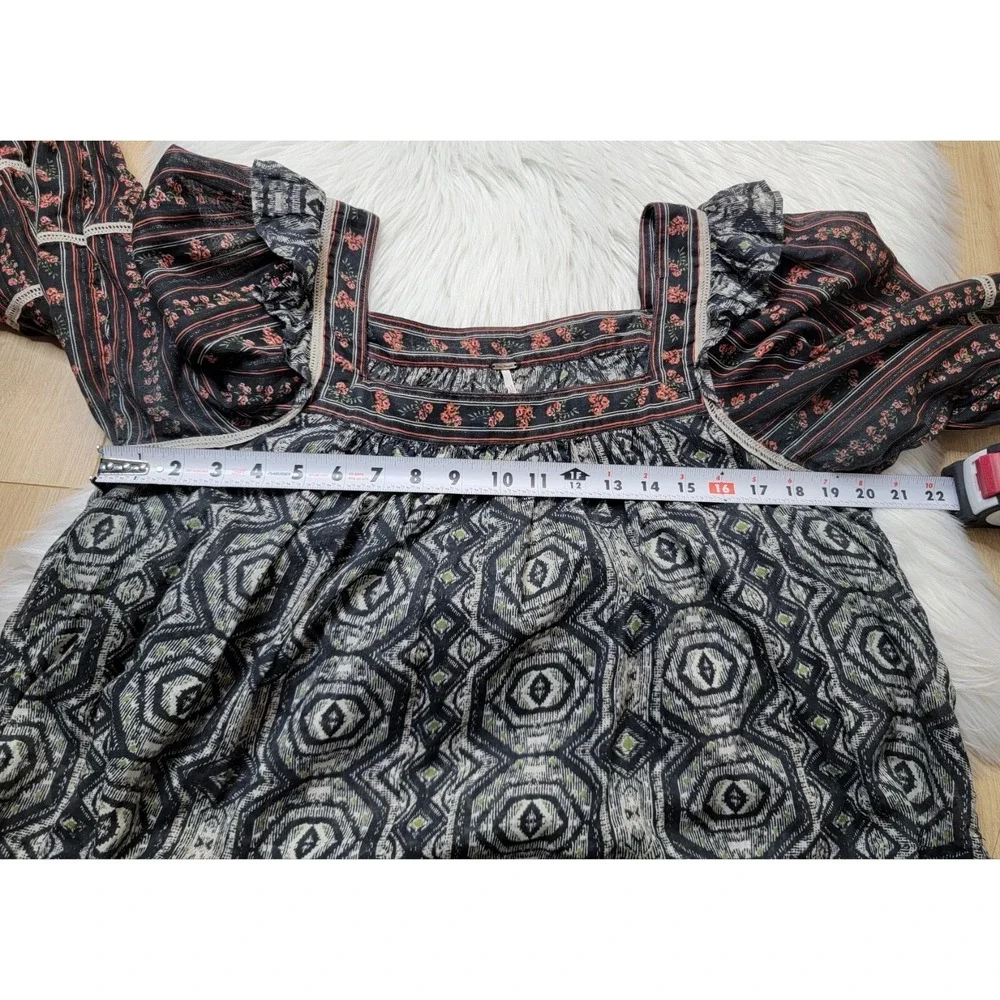 Free People Mostly Meadow Blouse Size Medium Puff Sleeve Boho Peasant Top
